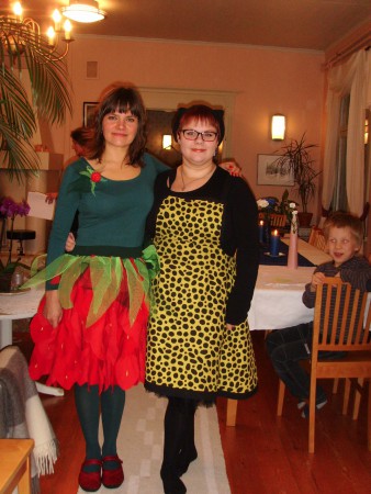 Minna Mansikka and costumer Anu Niskanen-Similä in Childrens' consert 6.12.2014